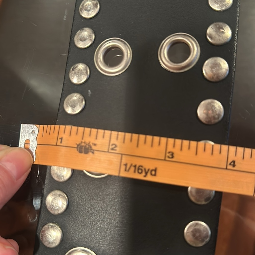 Wide Metal Studs belt - Picture 3 of 5
